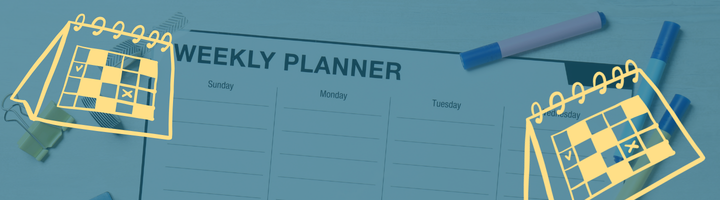 Dekoratives Banner mit einem aufgeschlagenen Weekly-Planner-Notizbuch und zwei illustrierten Kalender-Icons in Gelb auf blauem Hintergrund.